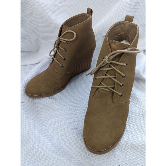 NAUTICA! CAMEL TAN VEGAN SUEDE WEDGE HEEL LACE-UP BOOTS, BOOTIES! SZ 8.5 - Picture 9 of 9